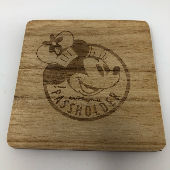 Disney World Passholder Minnie Wooden Coaster Set - Picture 6 of 11